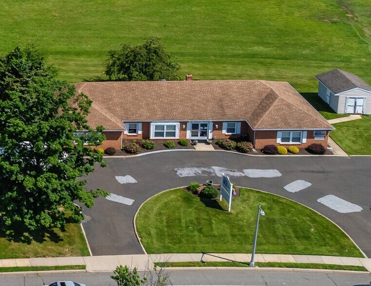 More Photos Of 413 Hood Blvd, Fairless Hills Office For Sale