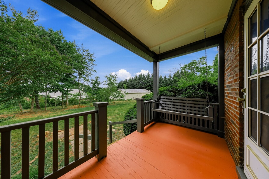 More Photos Of 18697 Forest Rd, Lynchburg Office For Sale
