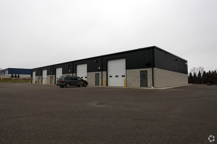 More Photos Of 7084 Big Sky Dr, Holly Warehouse For Lease