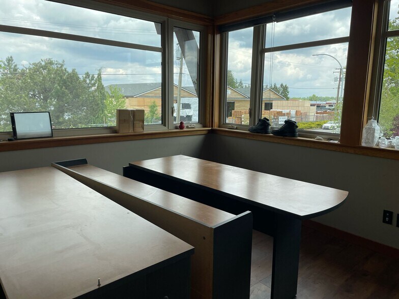 More Photos Of 26020 31B Ave, Langley Twp Flex For Lease