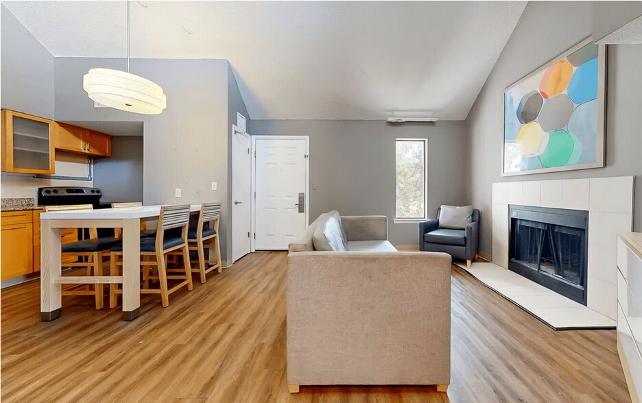 More Photos Of 3 Greenhill Pky, Birmingham Apartments For Sale