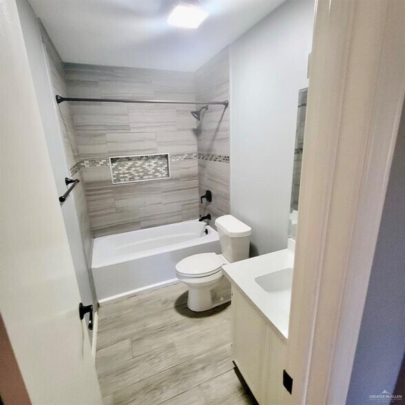 More Photos Of 1634 Playa Dr, Weslaco Apartments For Sale