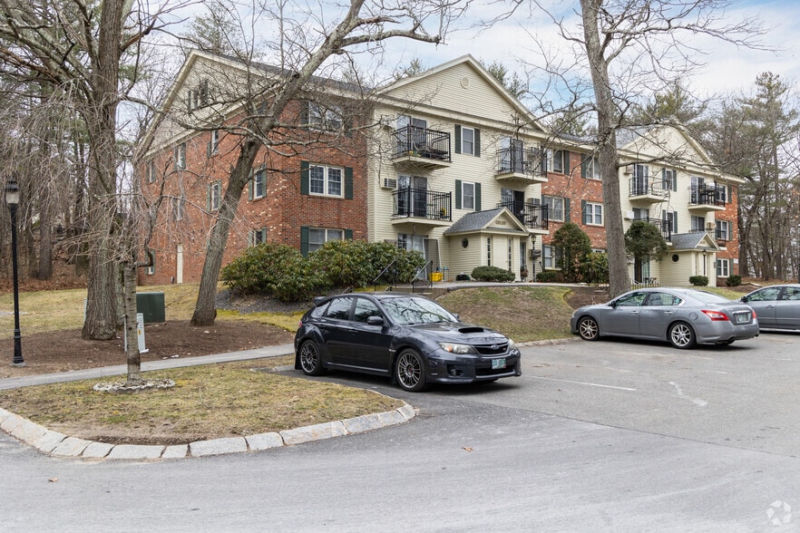 More Photos Of 1 Oak Hill Ln, Nashua Apartments For Sale