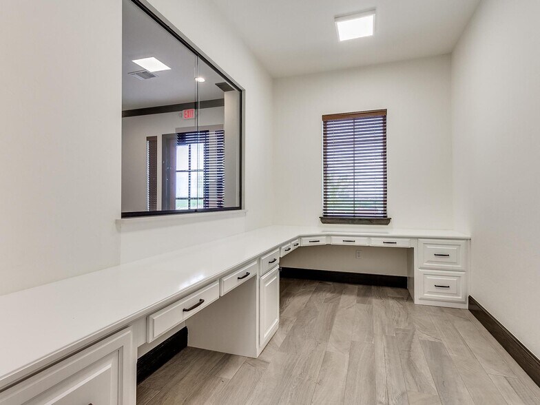 More Photos Of 4331 Adams, Norman Office For Lease