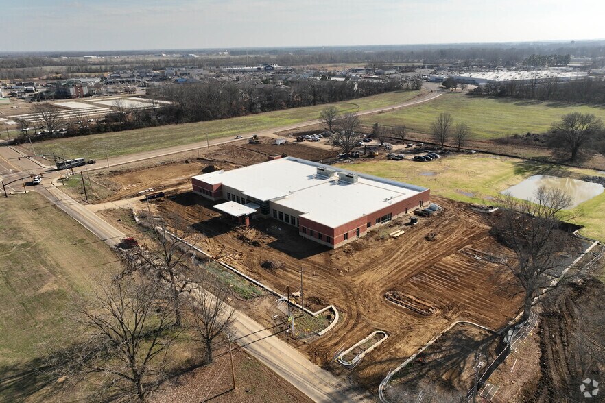 More Photos Of 4963 W Union Rd, Millington Medical For Sale