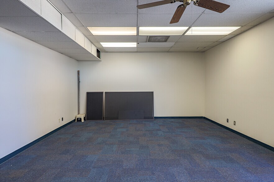 More Photos Of 971 E Broadway Ave, Atwater Office For Lease