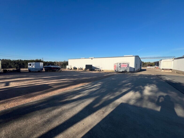Primary Photo Of 10806 620 N, Austin Industrial For Lease
