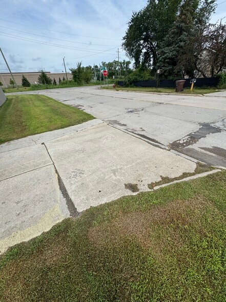 More Photos Of 5505 S Sheldon Rd, Canton Contractor Storage Yard For Lease