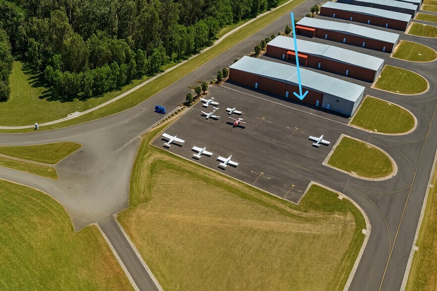 More Photos Of 15367 Crosswind Dr, Burlington Airplane Hangar For Sale