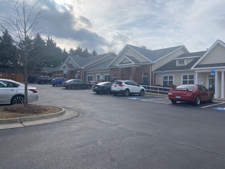 More Photos Of 172 Linden Dr, Winchester Office For Sale