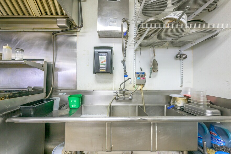 More Photos Of 67-69 Green St, Hudson Convenience Store For Sale