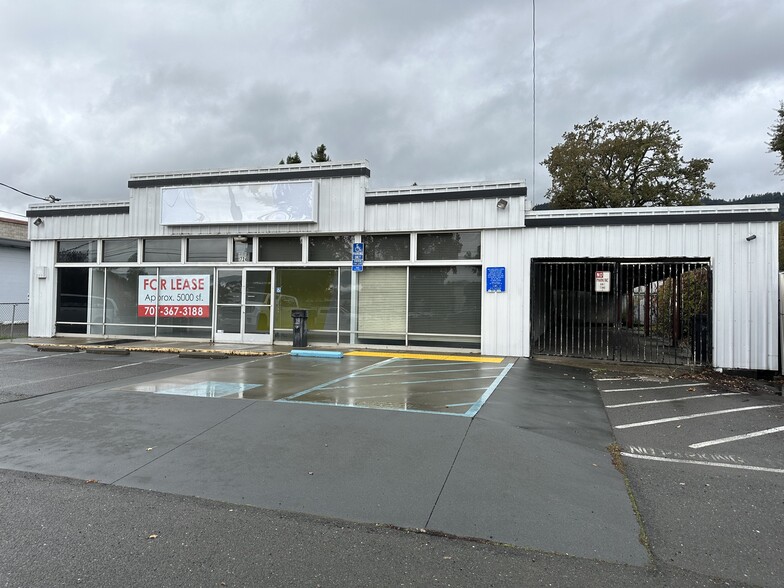 Primary Photo Of 724 S State St, Ukiah Freestanding For Lease