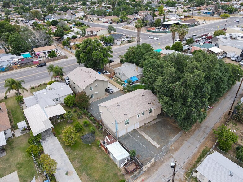 More Photos Of 2207 River Blvd, Bakersfield Apartments For Sale
