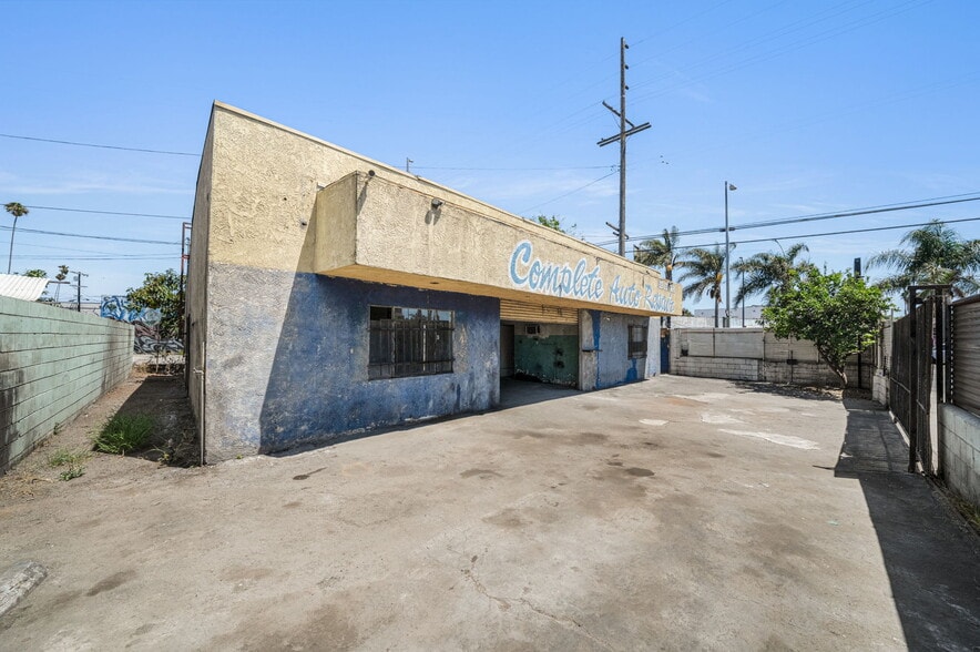 More Photos Of 4733 W Adams Blvd, Los Angeles General Retail For Sale