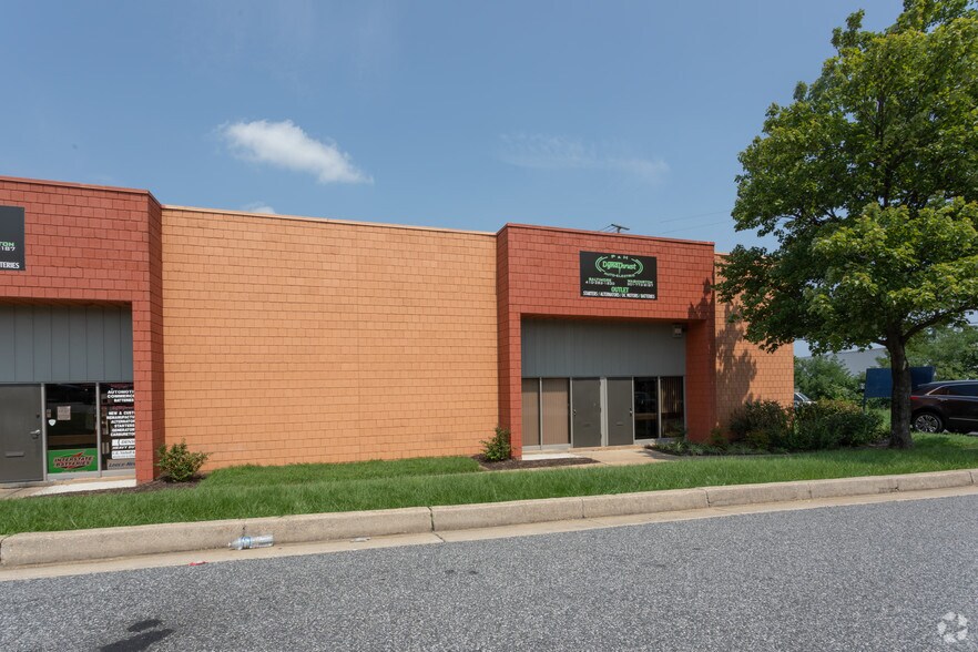 More Photos Of 7900-7996 E Baltimore St, Baltimore Flex For Lease