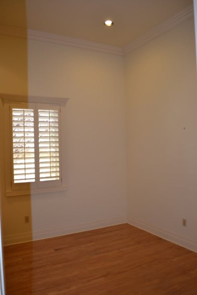 More Photos Of 154 N Festival Dr, El Paso Office For Sale