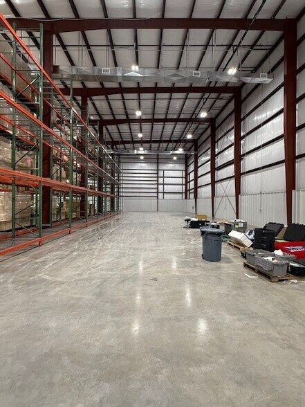 More Photos Of 421 19th SE st, Hickory Industrial For Lease