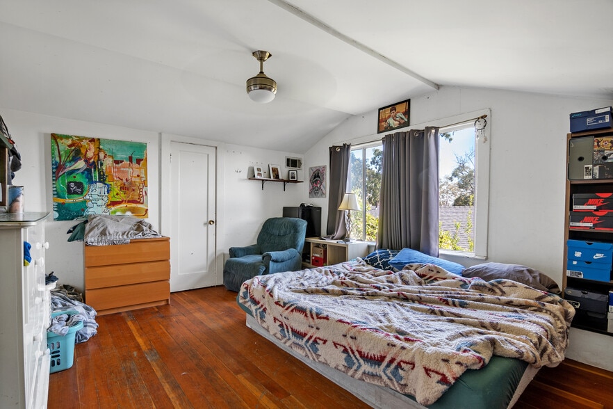 More Photos Of 1917 New Jersey St, Los Angeles Multifamily For Sale