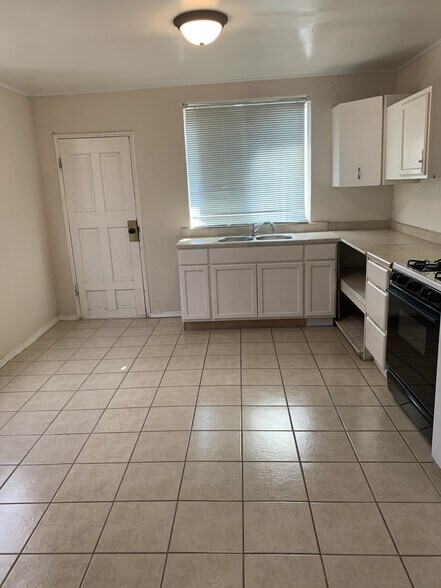 More Photos Of 4424 Hueco Ave, El Paso Multifamily For Sale