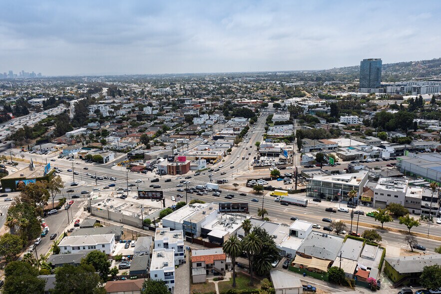 More Photos Of 8543 Venice Blvd, Los Angeles Loft Creative Space For Lease