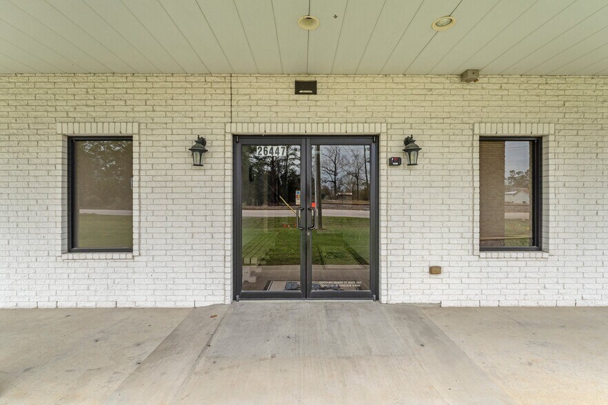 More Photos Of 26447 Hanna Rd, Oak Ridge North Swimming Pool For Sale