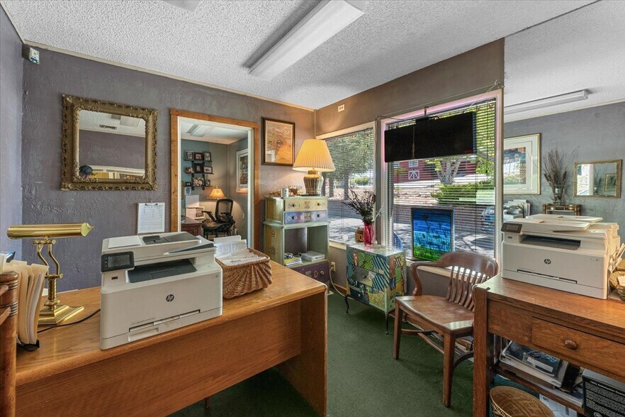 More Photos Of 40585 Big Bear Blvd, Big Bear Lake Office For Sale