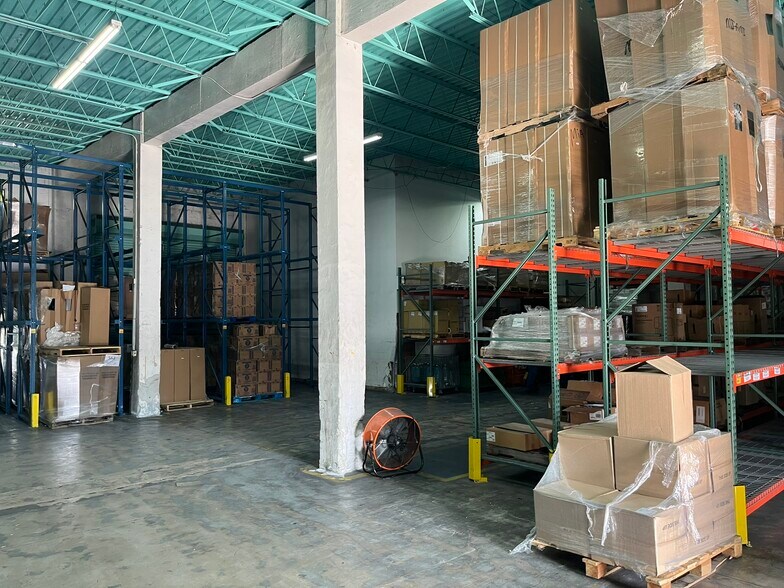 More Photos Of 2779 NW 112th Ave, Doral Manufacturing For Lease