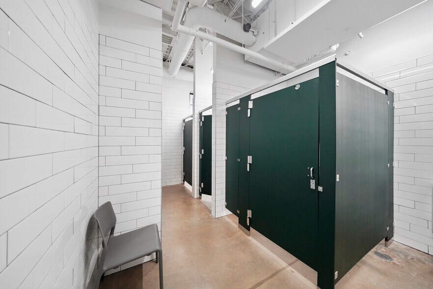 More Photos Of 121 St Emanuel St, Houston Flex For Sale