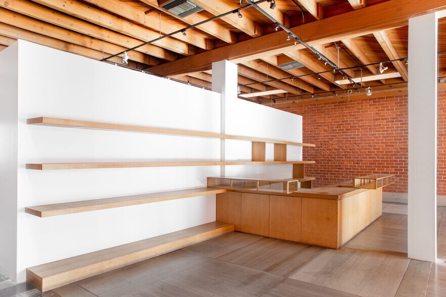 More Photos Of 8483 Melrose Ave, West Hollywood Storefront For Lease