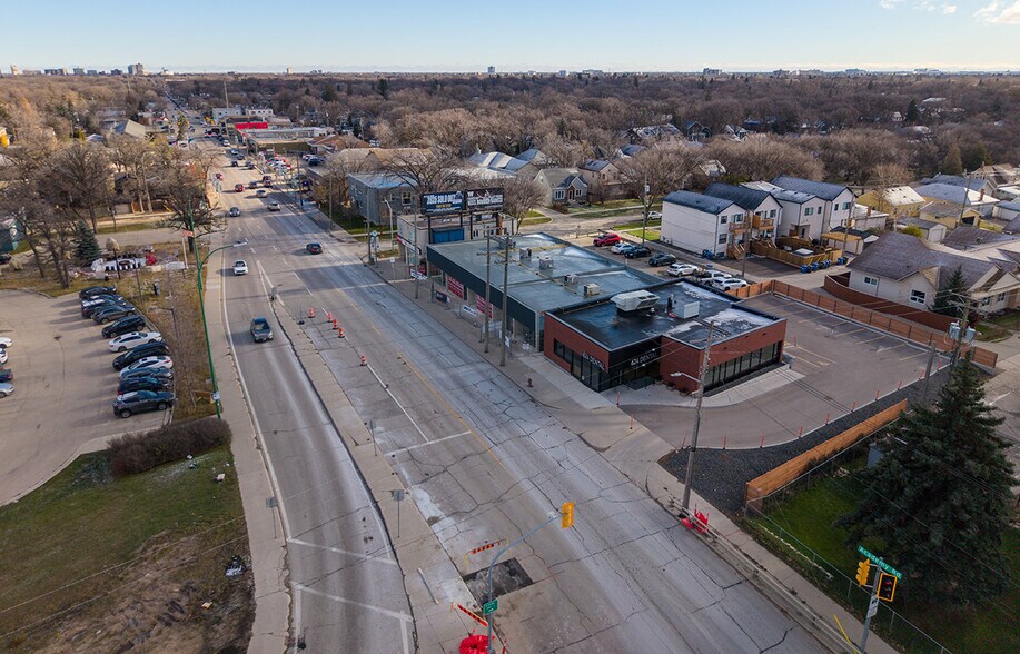 More Photos Of 612-620 Academy Rd, Winnipeg General Retail For Sale