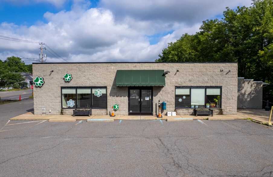 More Photos Of 318 Northern Blvd, Clarks Summit Medical For Lease