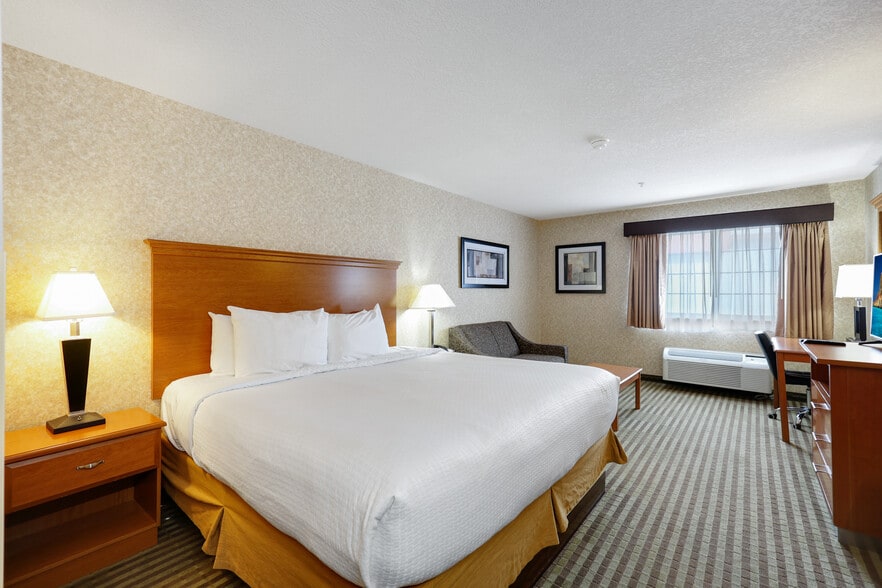 More Photos Of 1818 Basin St SW, Ephrata Hotel For Sale