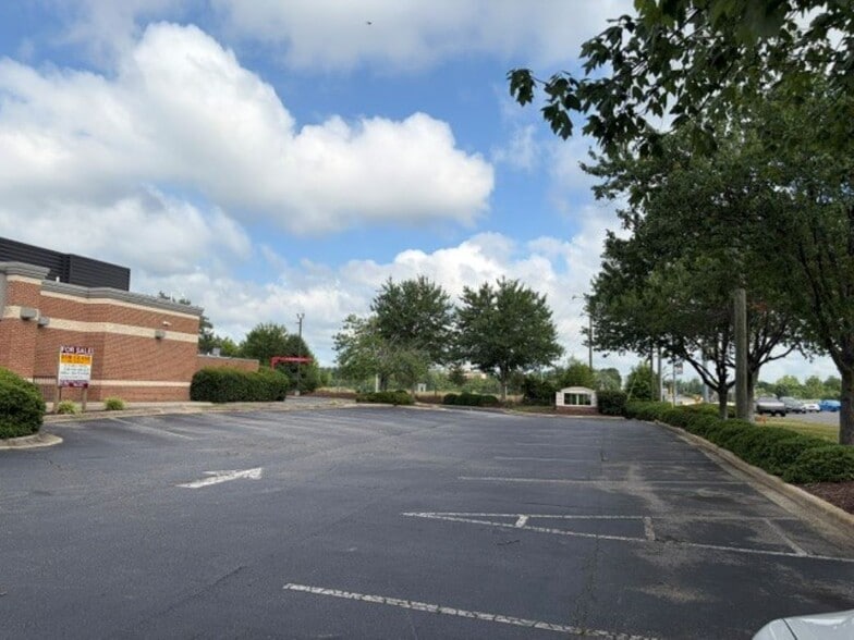 More Photos Of 147 Nc Highway 801 N, Advance Fast Food For Sale