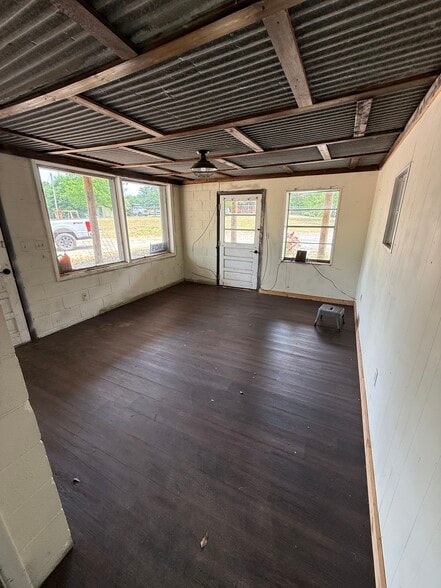 More Photos Of 577 Main st, Lexington Flex For Sale