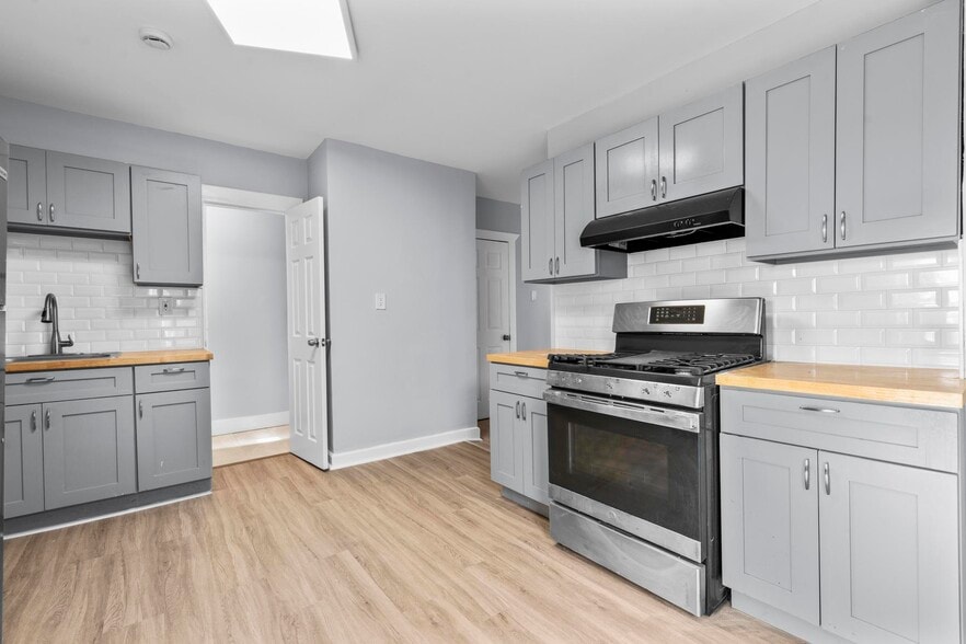 More Photos Of 746 Maple St, Bridgeport Apartments For Sale