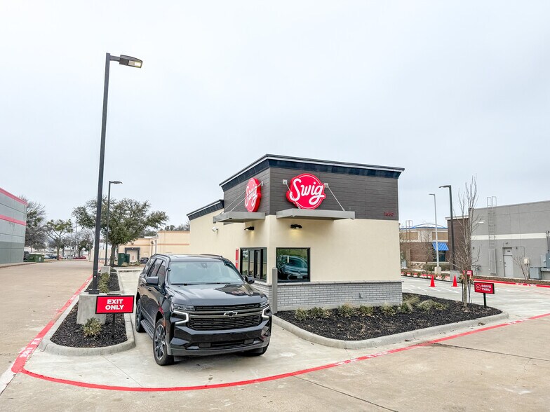 Primary Photo Of 1650 Interstate 20, Arlington General Retail For Sale