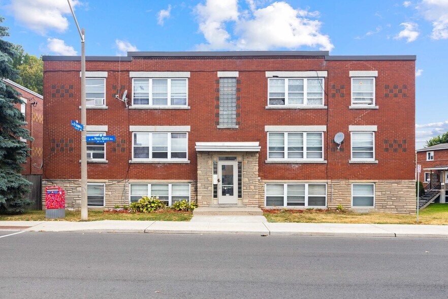 Primary Photo Of 229 Des Pères-Blancs Av, Ottawa Multifamily For Sale