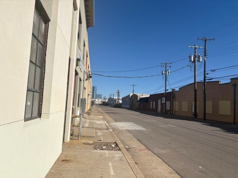 More Photos Of 1737 NW 5th St, Oklahoma City Warehouse For Lease