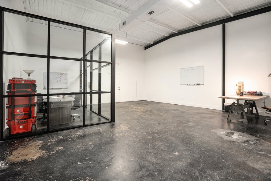 More Photos Of 6933 Olson Ln, Pasadena Service For Sale