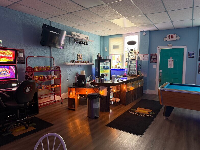 More Photos Of 130 Central Ave, Kincaid General Retail For Sale