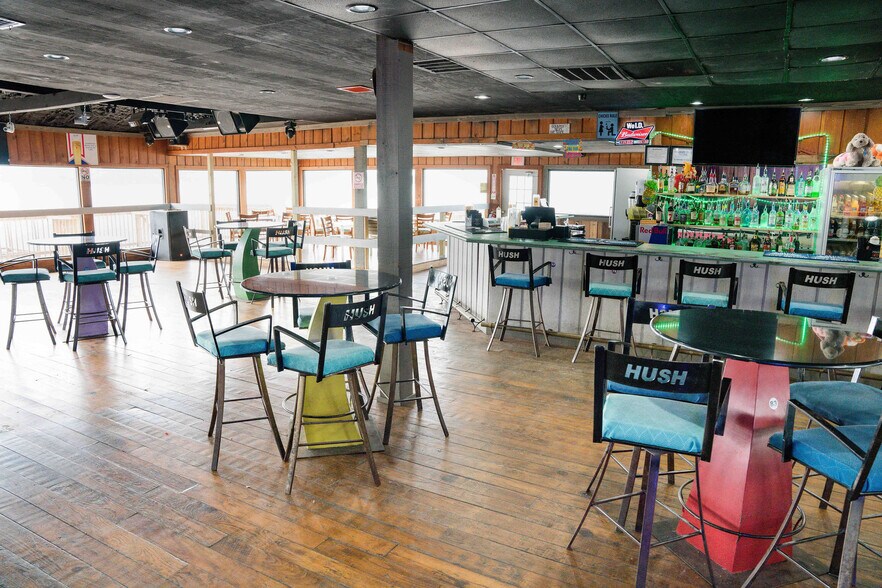 More Photos Of 371 Navaho Trl, Onalaska Hotel For Sale