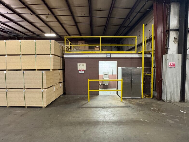 More Photos Of 10115 Lorraine Rd, Gulfport Manufacturing For Sale