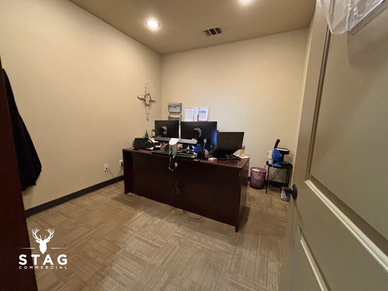 More Photos Of 7420 FM 2449, Ponder Office For Lease