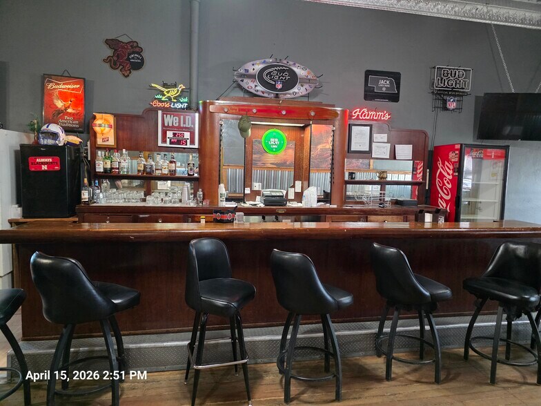 More Photos Of 415-417 Saint James Ave, Wynot Storefront Retail Residential For Sale