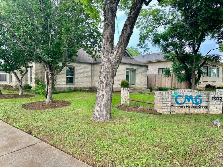 More Photos Of 1912 W 35th St, Austin Medical For Sale