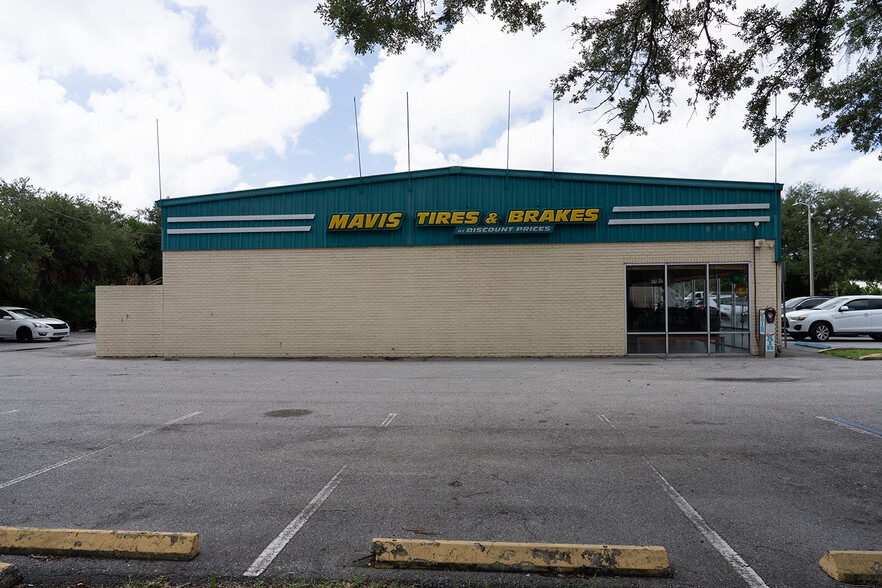 More Photos Of 5660 W Waters Ave, Tampa Auto Repair For Sale