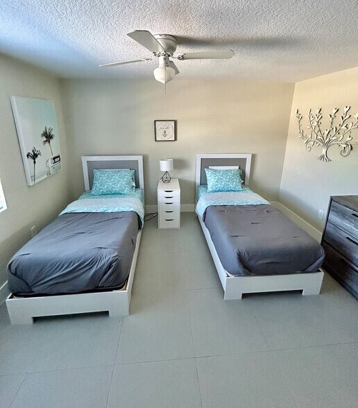 More Photos Of 940 Charles St, West Palm Beach Multifamily For Sale