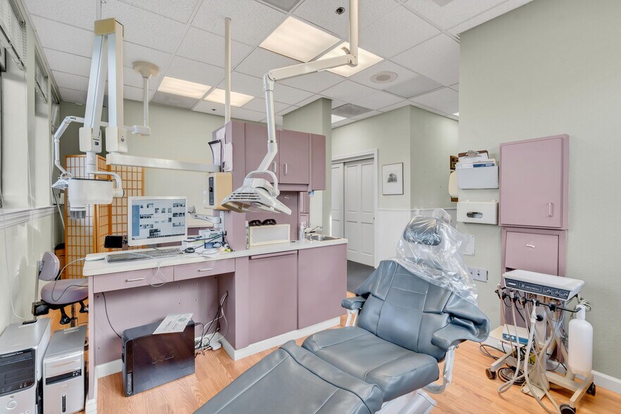 More Photos Of 418 Aviation Blvd, Santa Rosa Medical For Sale