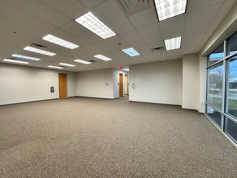 More Photos Of 15330 Vantage Pky W, Houston Unknown For Lease