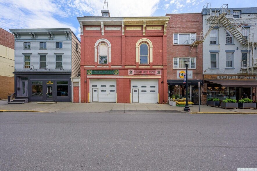More Photos Of 8-10 Park Pl, Hudson Specialty For Sale